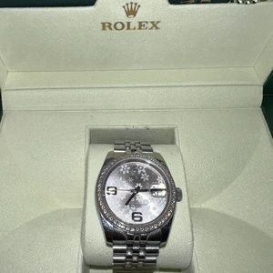 Owned by Real Housewife ROLEX Datejust 31 (FLOWER FACE)